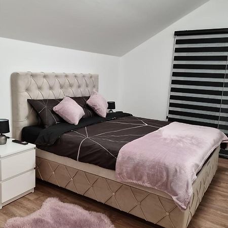 Lilien Apartment Airport Ledine Kültér fotó
